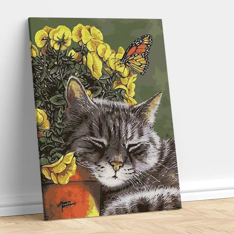 Slapende kat en bloem